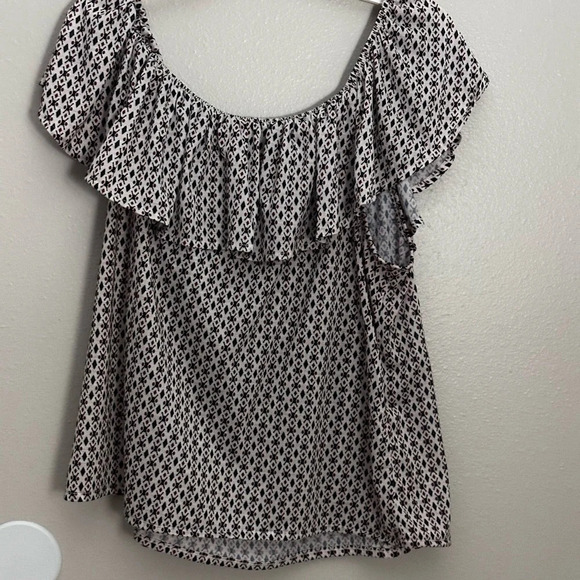 H&M Women Small Print Pleated Off Shoulder Blouse Ruffle Neck - Picture 7 of 8
